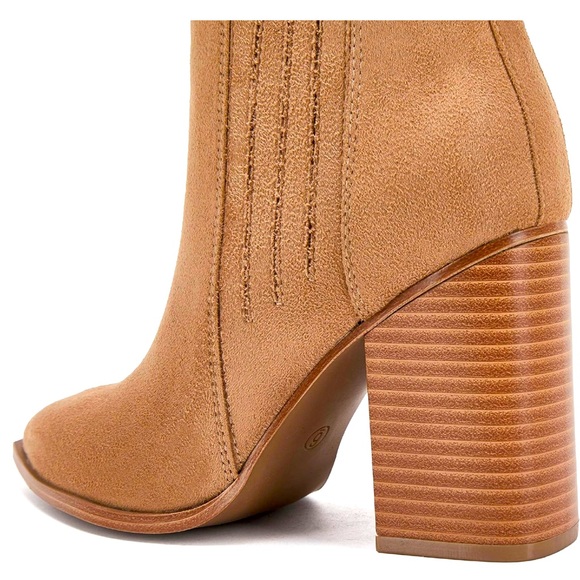 Point toe slip on ankle boots - Picture 2 of 10